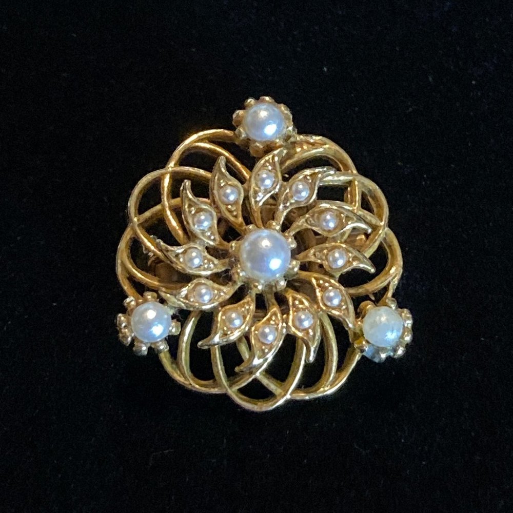 Vintage Dainty Gold Tone Faux Pearl Brooch